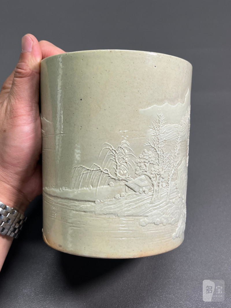 清道光  “王炳荣”款米黄釉雕瓷山水纹笔筒 - 图8